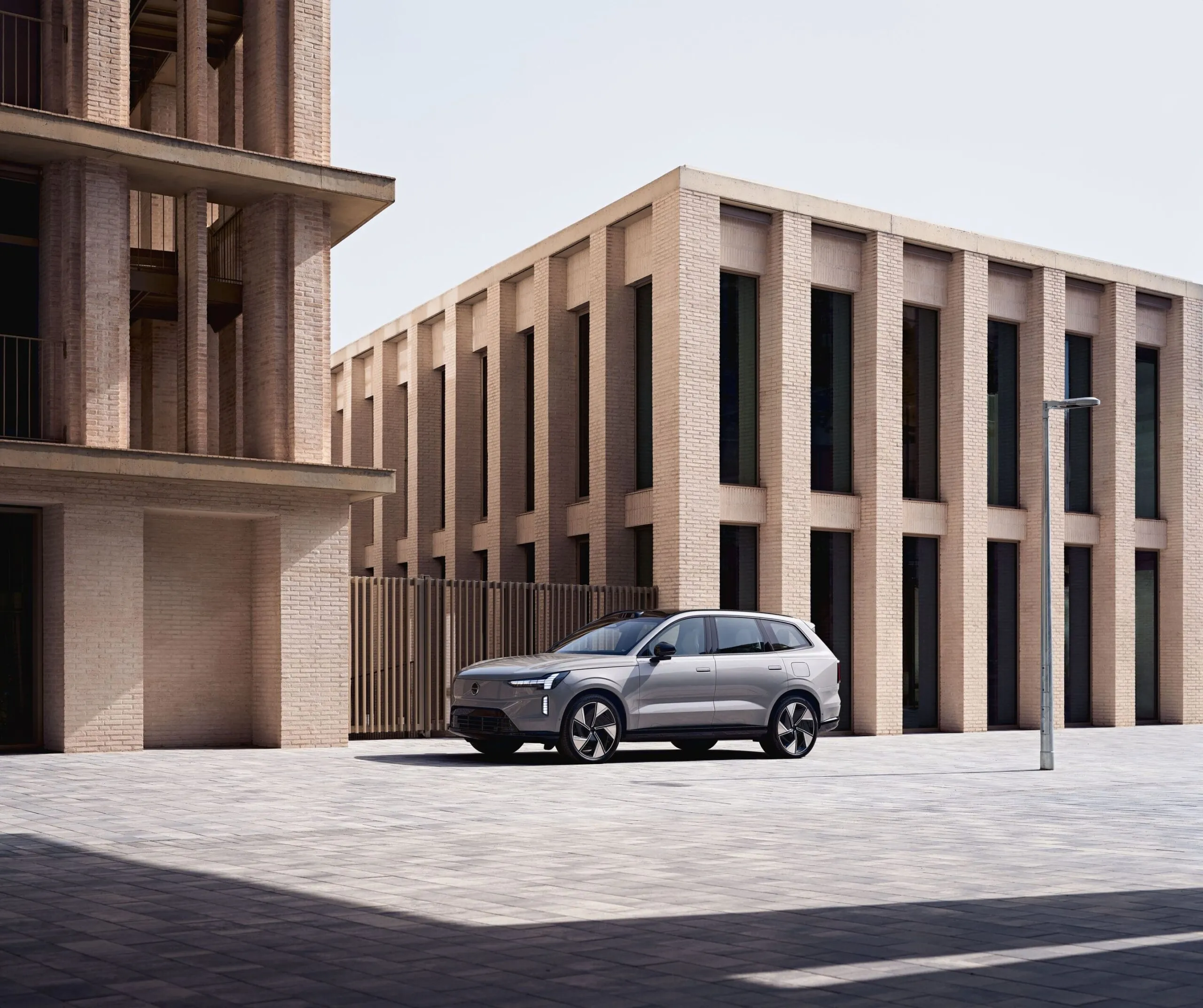 Новий електричний флагман Volvo EX90 уже в Україні — photo 46254