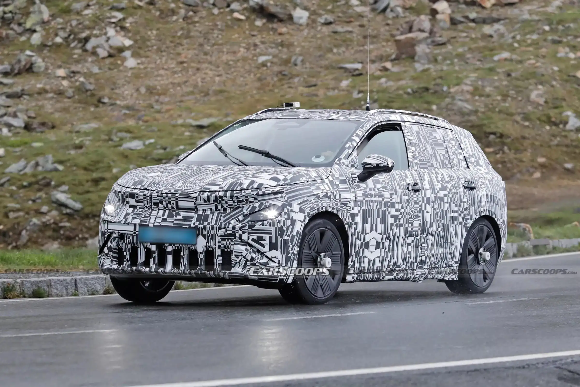 Електричний кросовер Skoda Epiq вже проходить дорожні випробування в Європі — photo 46214