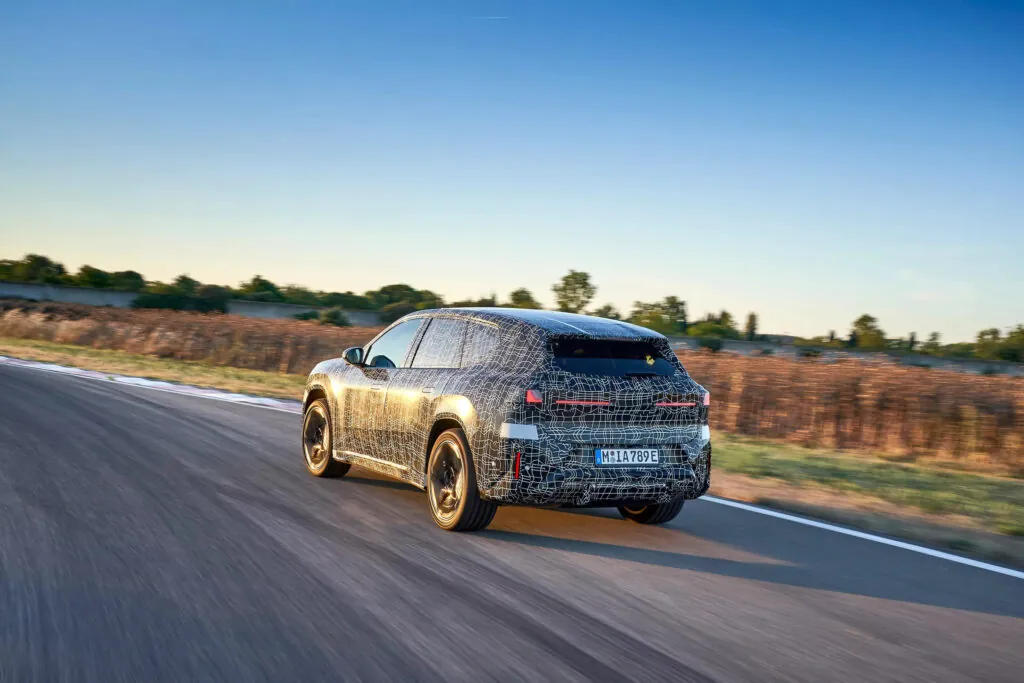 BMW представила нові технічні деталі електричного кросовера iX3 — photo 4