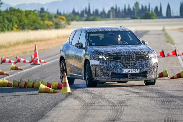 BMW представила нові технічні деталі електричного кросовера iX3 — photo 44839