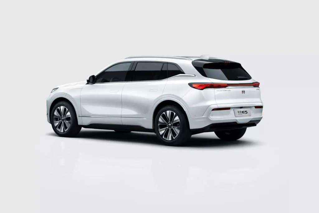 Buick представив оновлений електрокросовер Electra E5 для китайського ринку — photo 3