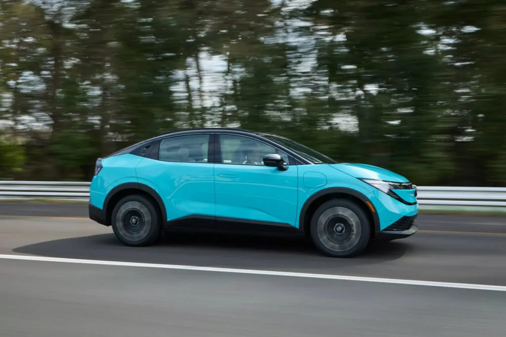 Nissan представила нове покоління моделі Leaf — photo 5