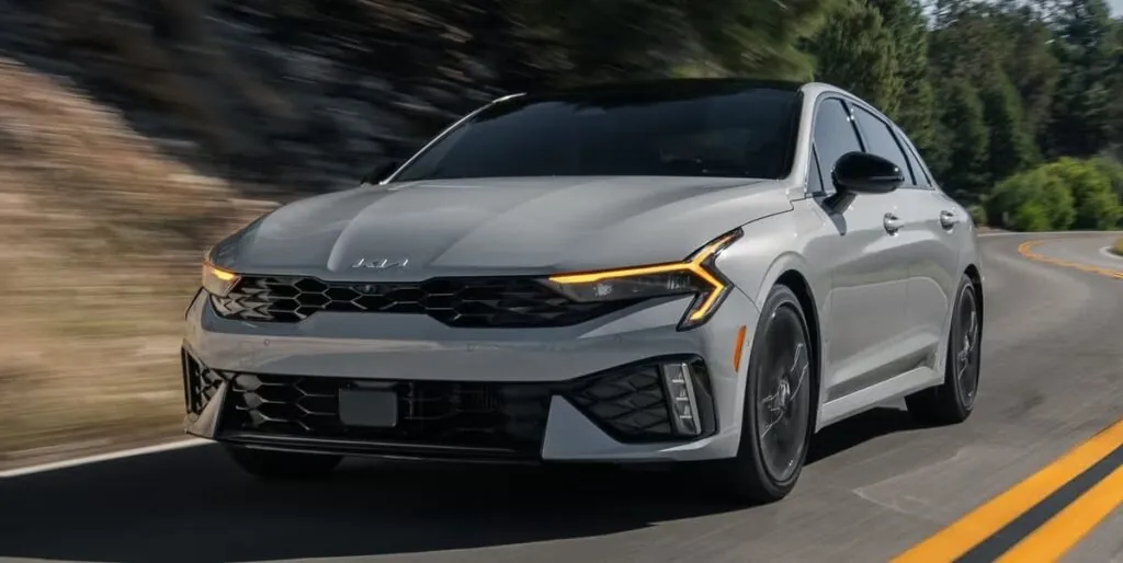 Kia прощається з бензиновими GT: майбутнє — за електрифікацією — photo 3