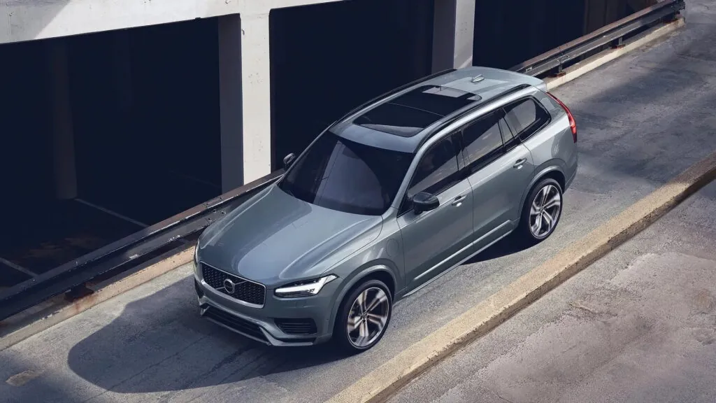 Volvo отзывает более 11 тысяч электромобилей из-за потенциального сбоя в тормозной системе — photo 3