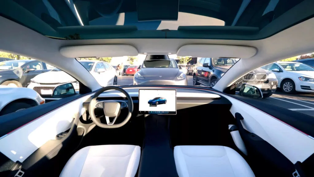 Пасажири діляться першими враженнями від Tesla Robotaxi — photo 2 Пасажири діляться першими враженнями від Tesla Robotaxi — photo 2