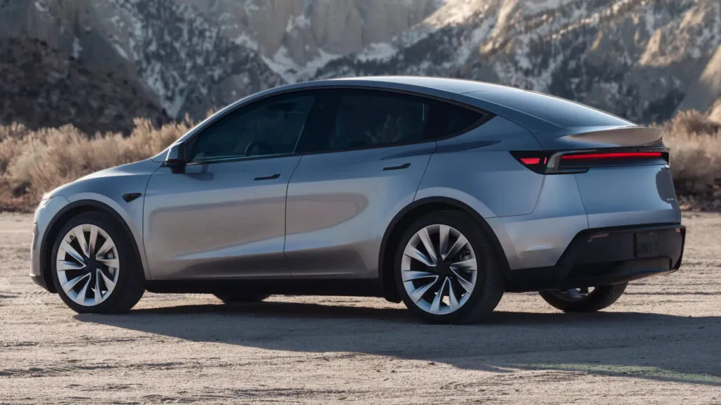 Tesla тимчасово зупиняє виробництво Model Y та Cybertruck на заводі в Техасі — photo 4