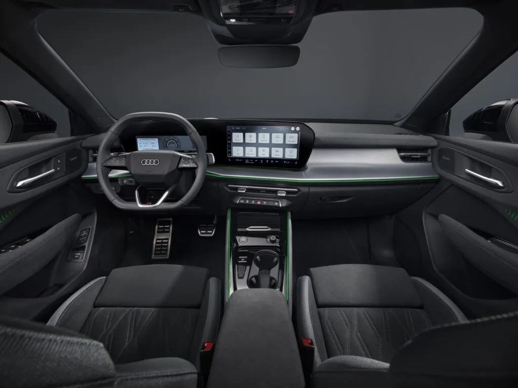 Audi Q3 третього покоління виходить на ринок з електрифікованою силовою установкою — photo 4