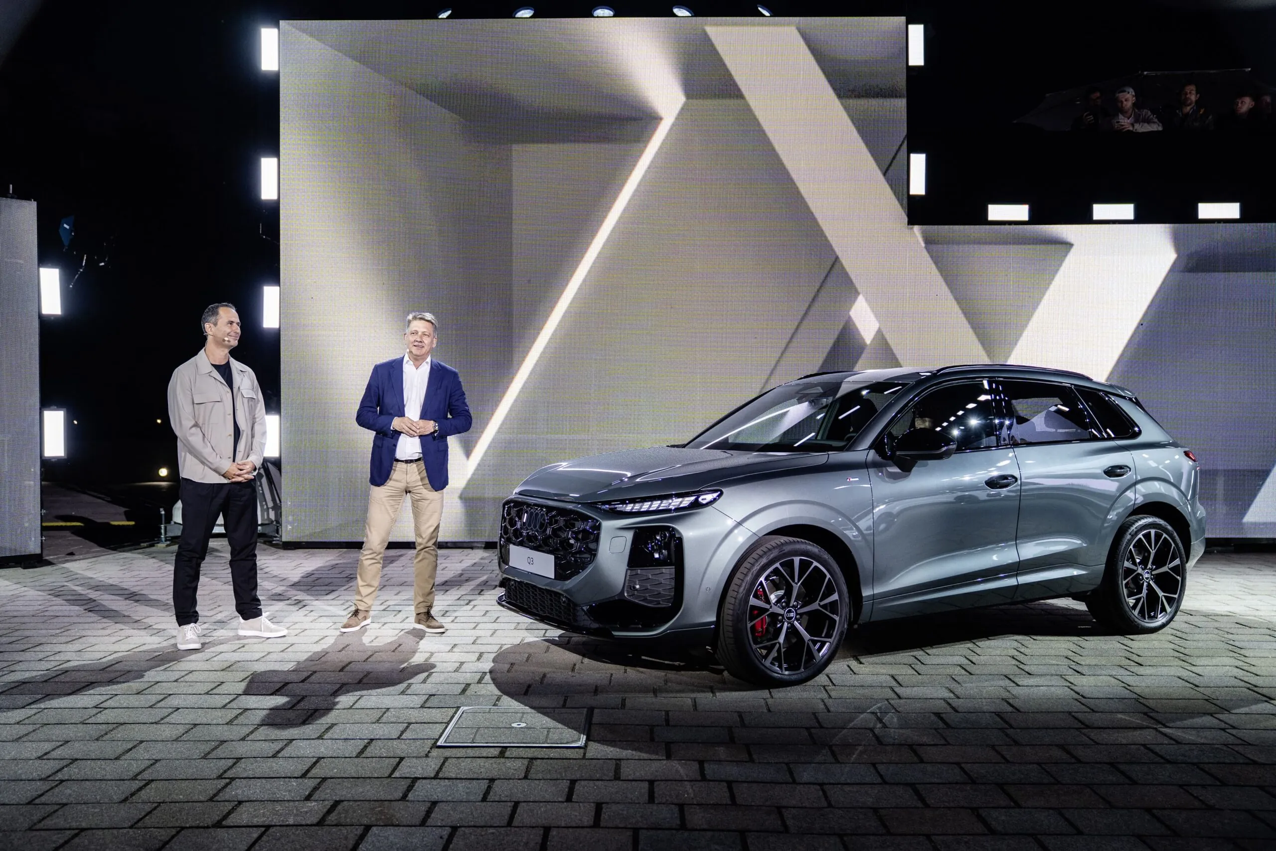 Audi Q3 третьего поколения выходит на рынок с электрифицированной силовой установкой — photo 45616
