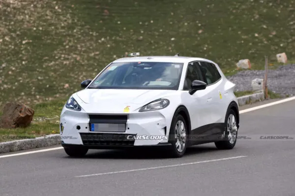 Cupra представить новий електричний хетчбек Raval вже цієї осені — photo 46975