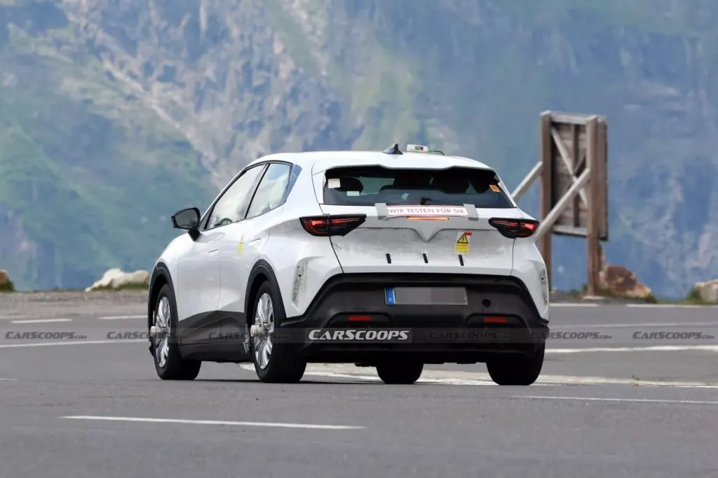 Cupra представить новий електричний хетчбек Raval вже цієї осені — photo 4