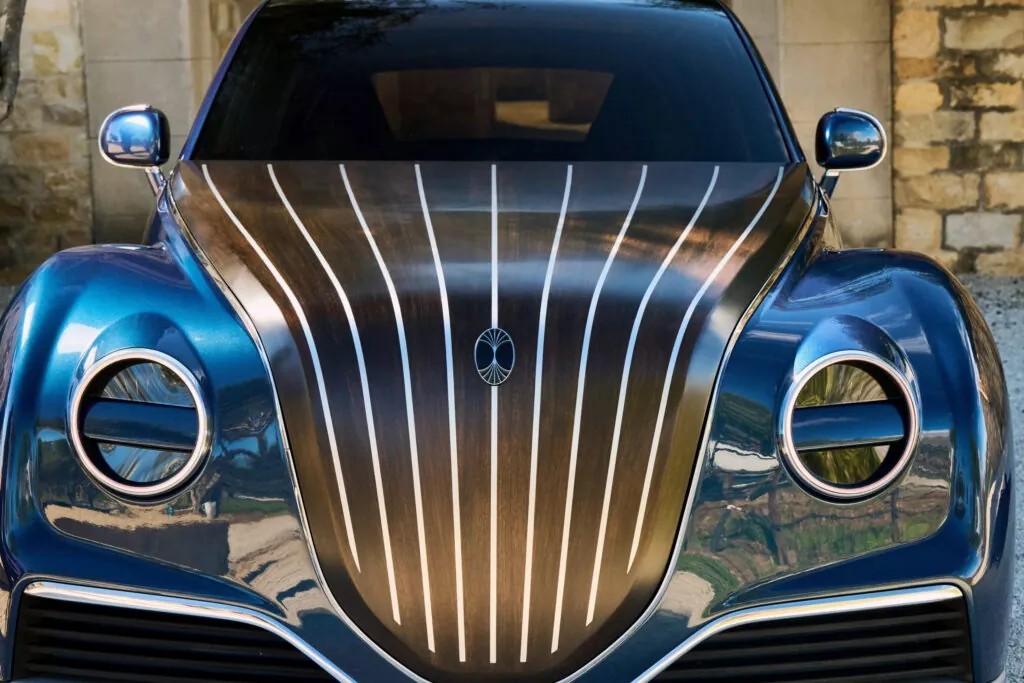 Загадочная Dacora Motors из Нью-Йорка представила роскошный электрический седан — photo 3