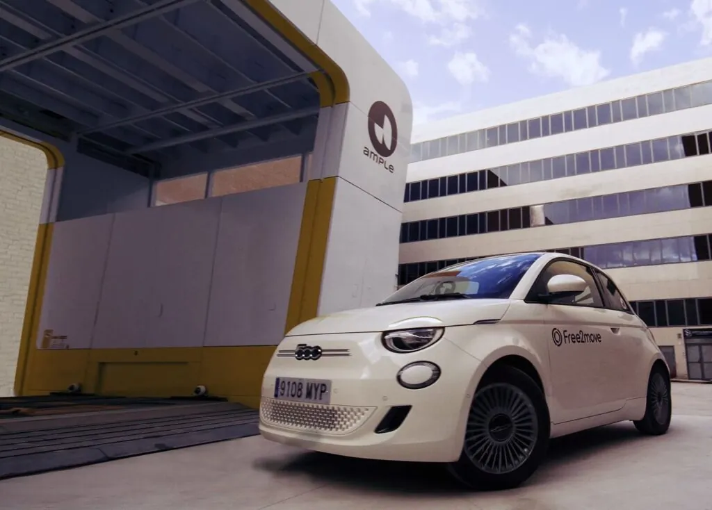 Fiat запускает в Мадриде флот электрокаров 500e со сменными батареями — photo 3