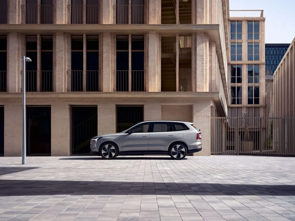Новый электрический флагман Volvo EX90 уже в Украине — photo 5
