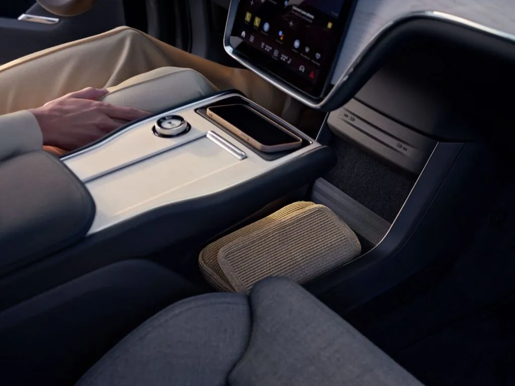 Новый электрический флагман Volvo EX90 уже в Украине — photo 6