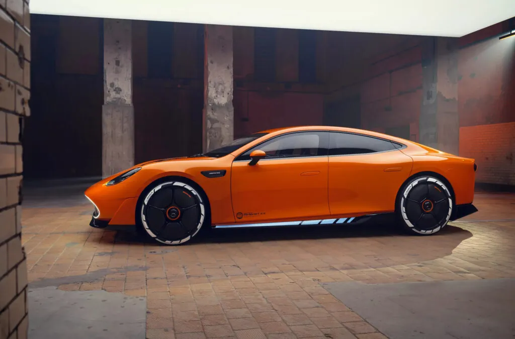 Mercedes-AMG офіційно представила електричний концепт GT XX — photo 5