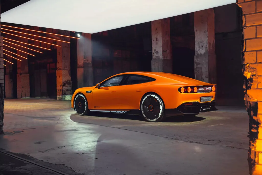 Mercedes-AMG офіційно представила електричний концепт GT XX — photo 6