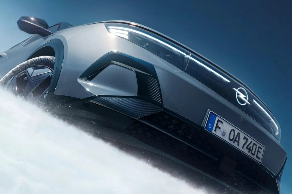 Opel представив свій найпотужніший електромобіль Grandland Electric AWD — photo 2