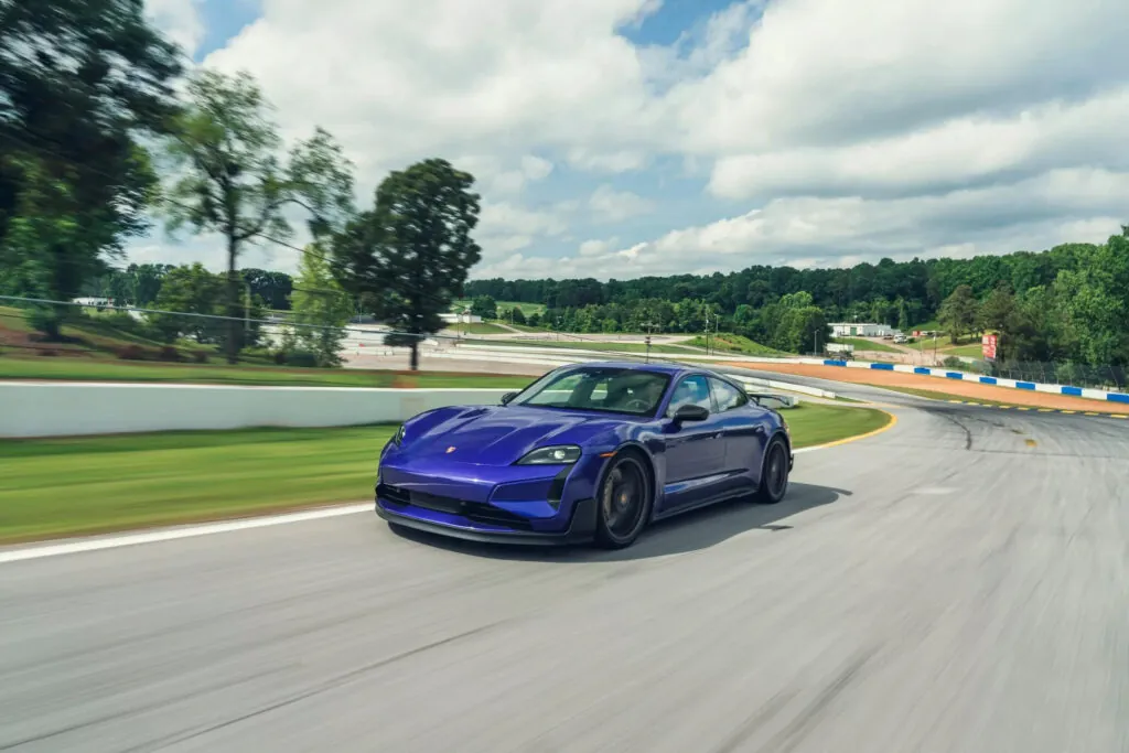 Porsche Taycan Turbo GT устанавливает новые рекорды для электромобилей — photo 2 Porsche Taycan Turbo GT устанавливает новые рекорды для электромобилей — photo 2