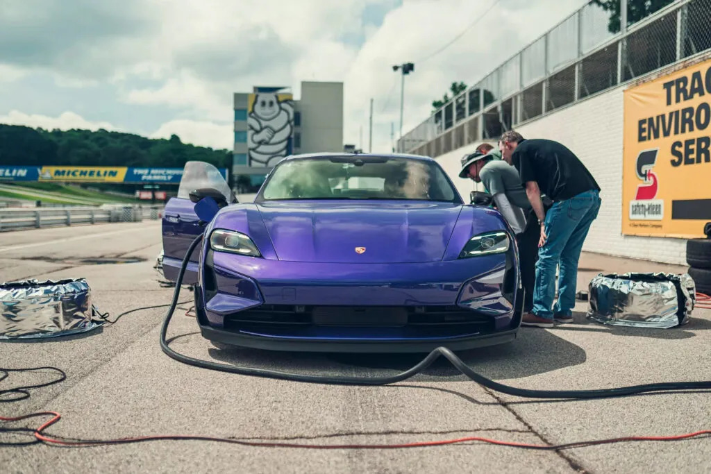 Porsche Taycan Turbo GT устанавливает новые рекорды для электромобилей — photo 3 Porsche Taycan Turbo GT устанавливает новые рекорды для электромобилей — photo 3