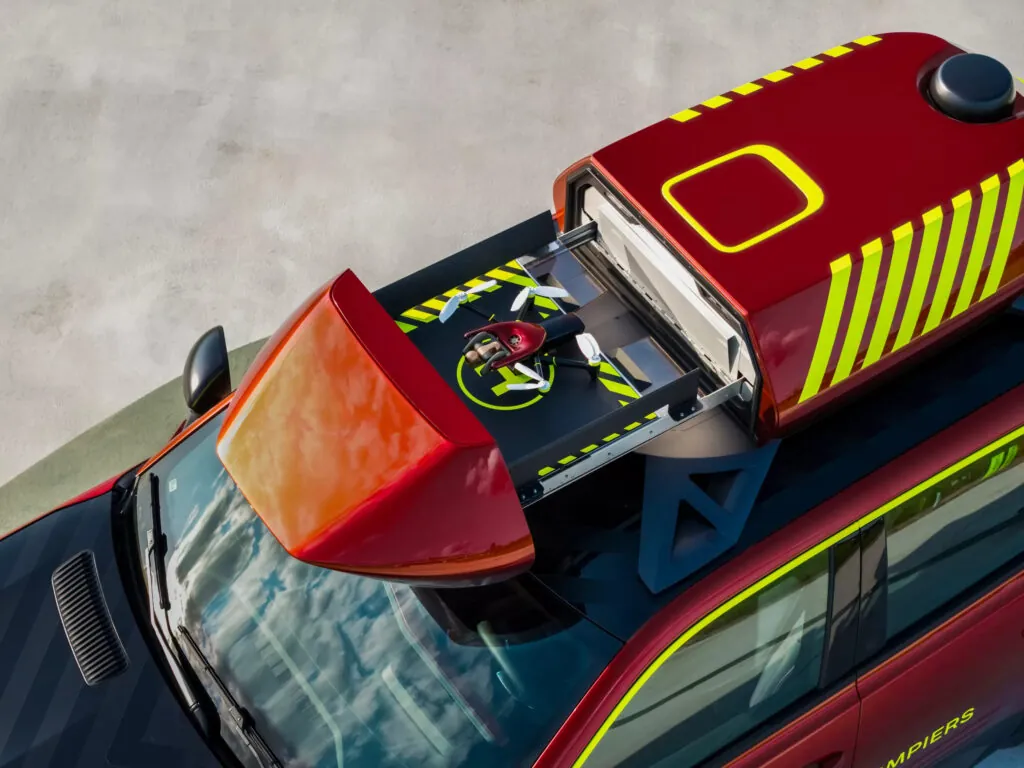 Renault представив унікальний електричний концепт Vision 4Rescue — photo 3