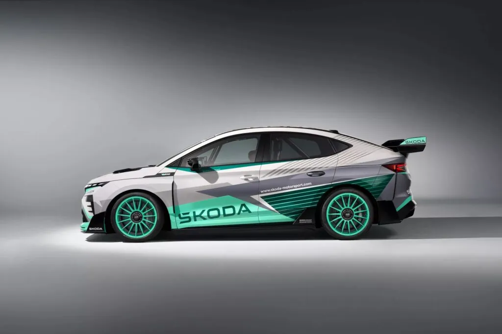Skoda представила гоночний електричний концепт Enyaq RS Race — photo 3