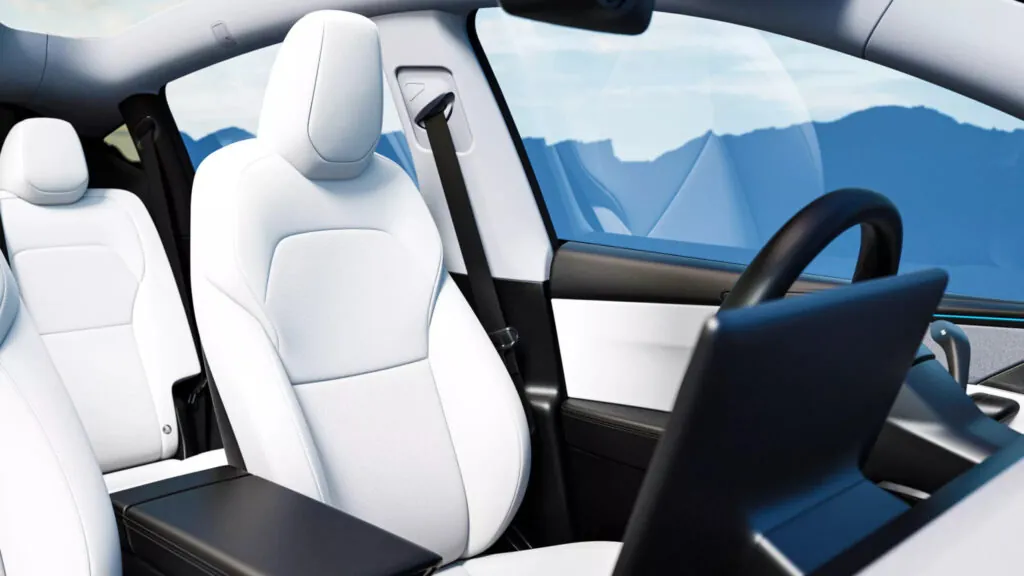 Tesla Model Y вперше в історії самостійно проїхав до нового власника! — photo 2