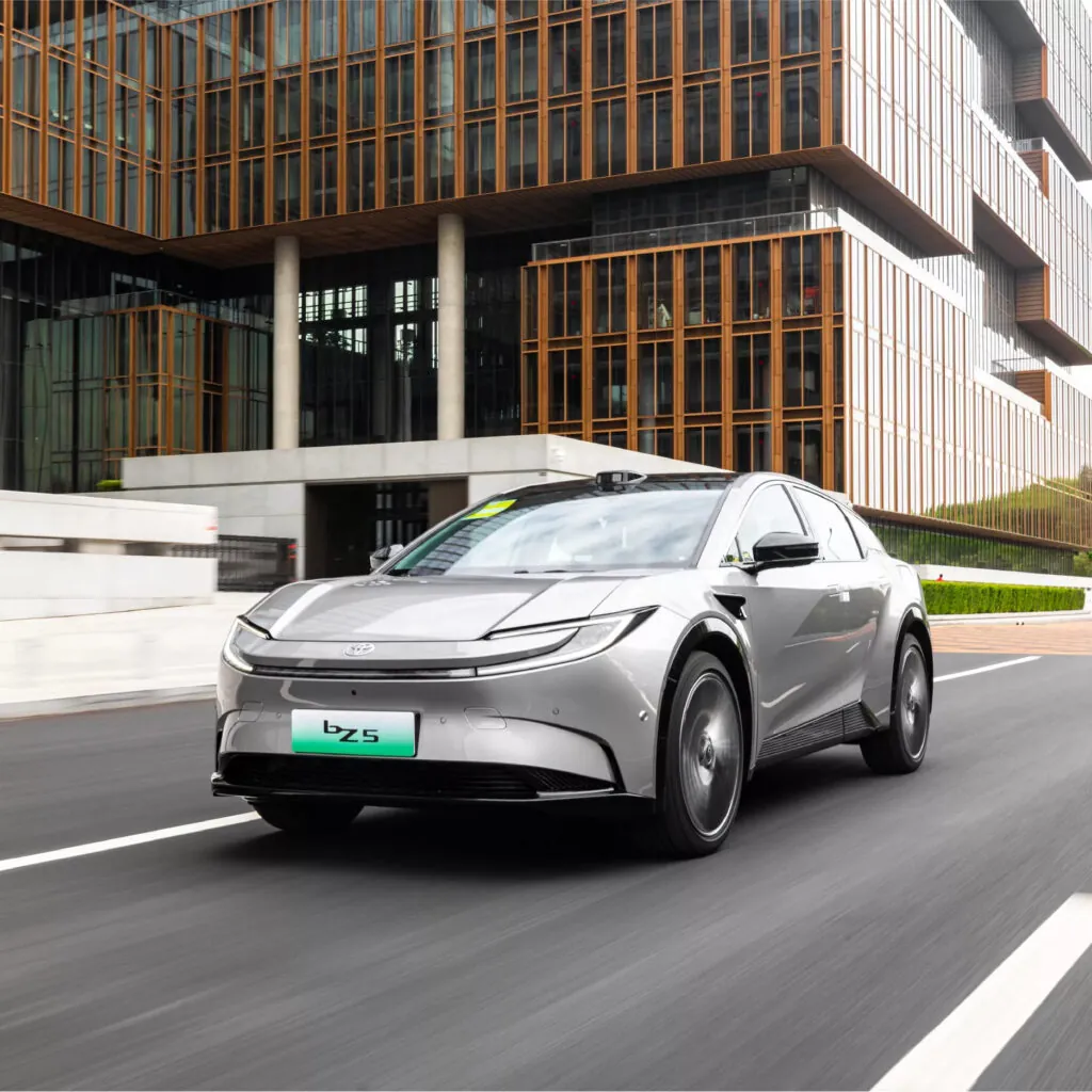 Новый электрокроссовер Toyota bZ5 дебютировал по цене от $18 100 — photo 5