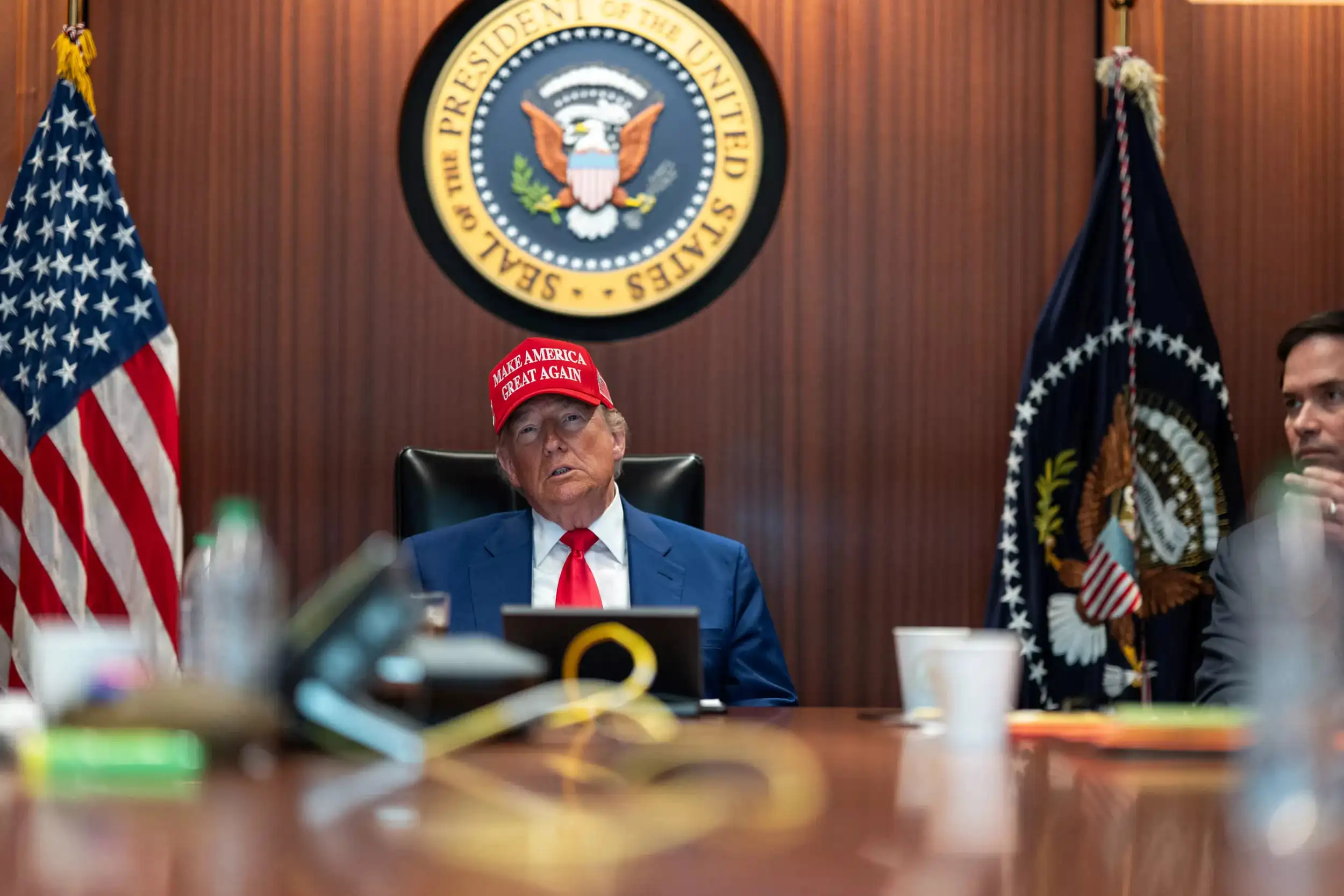 Адміністрація Трампа програла в суді щодо фінансування зарядних станцій — photo 46590
