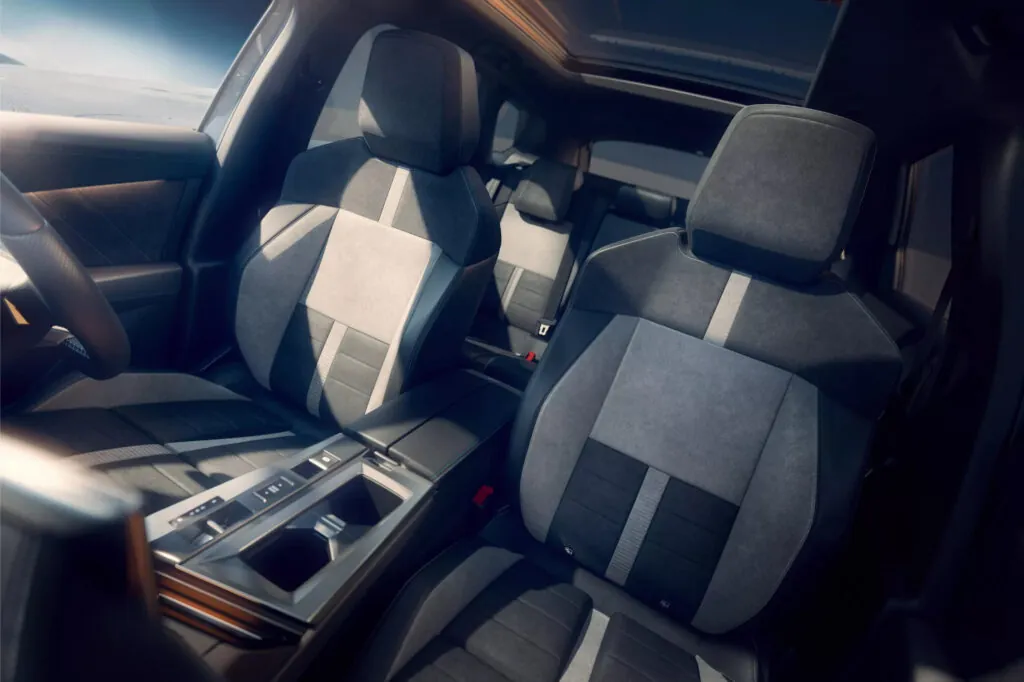 Opel представив свій найпотужніший електромобіль Grandland Electric AWD — photo 5