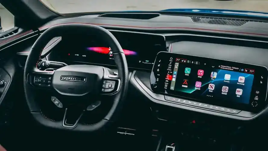 Dodge відкликає електричні Charger через… надмірну тишу — photo 2