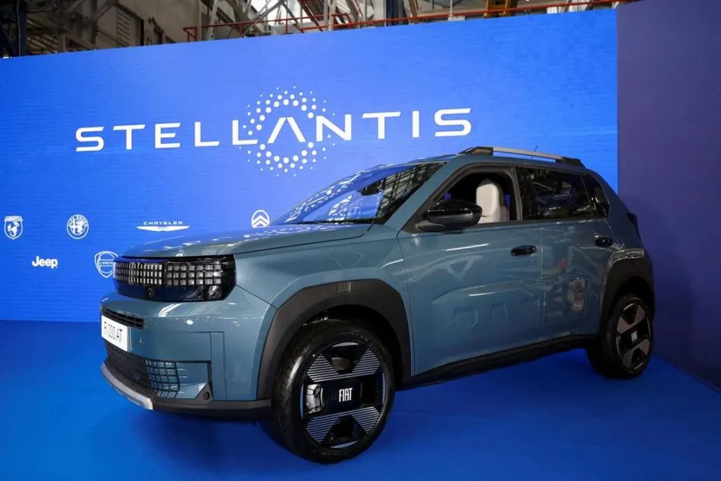 Из-за новых пошлин Stellantis понесет убытки в размере $2,6 млрд в первом полугодии 2025 года — photo 3