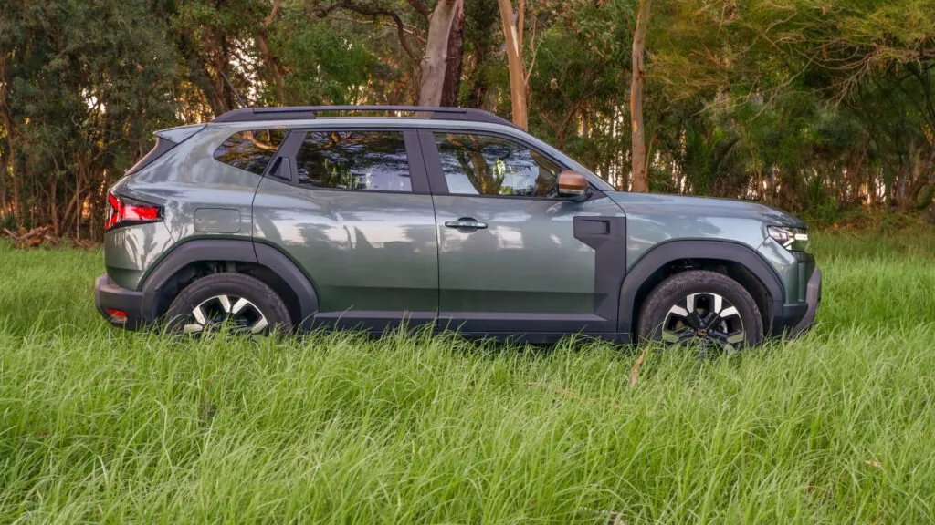 Dacia готовит полностью электрическую версию кроссовера Duster — photo 2