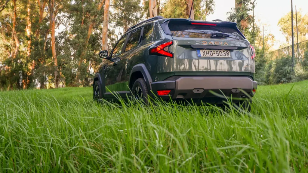 Dacia готовит полностью электрическую версию кроссовера Duster — photo 4