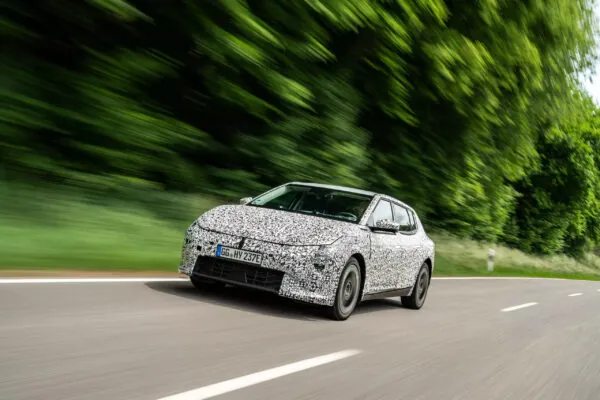 Електричний Kia EV4 пережив тест на витривалість в «зеленому пеклі» — photo 50741