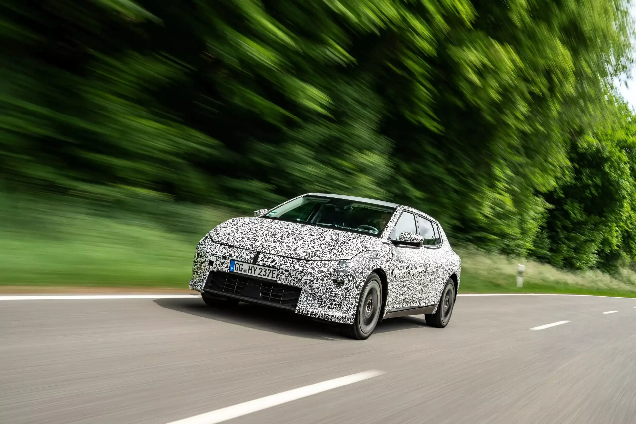 Электрический Kia EV4 пережил тест на выносливость в «зеленом аду» — photo 50742