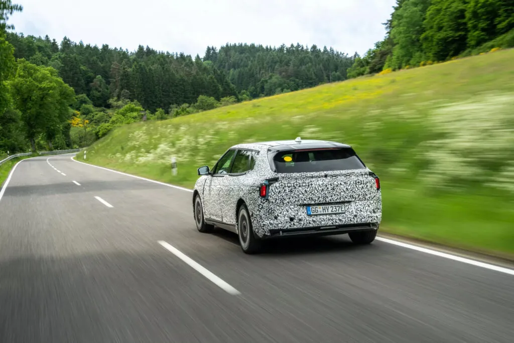 Електричний Kia EV4 пережив тест на витривалість в «зеленому пеклі» — photo 3