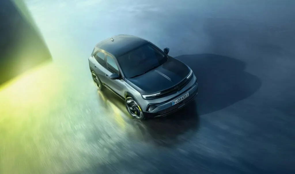 Opel представив заряджений електричний кросовер Mokka GSE — photo 4