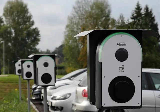 Schneider Charge EVB3S07N40EM — photo-galery 2
