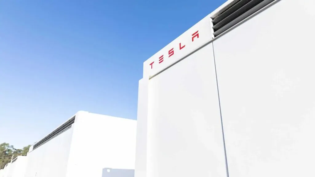 Tesla инвестирует $4,3 миллиарда в производство LFP-батарей в США — photo 2