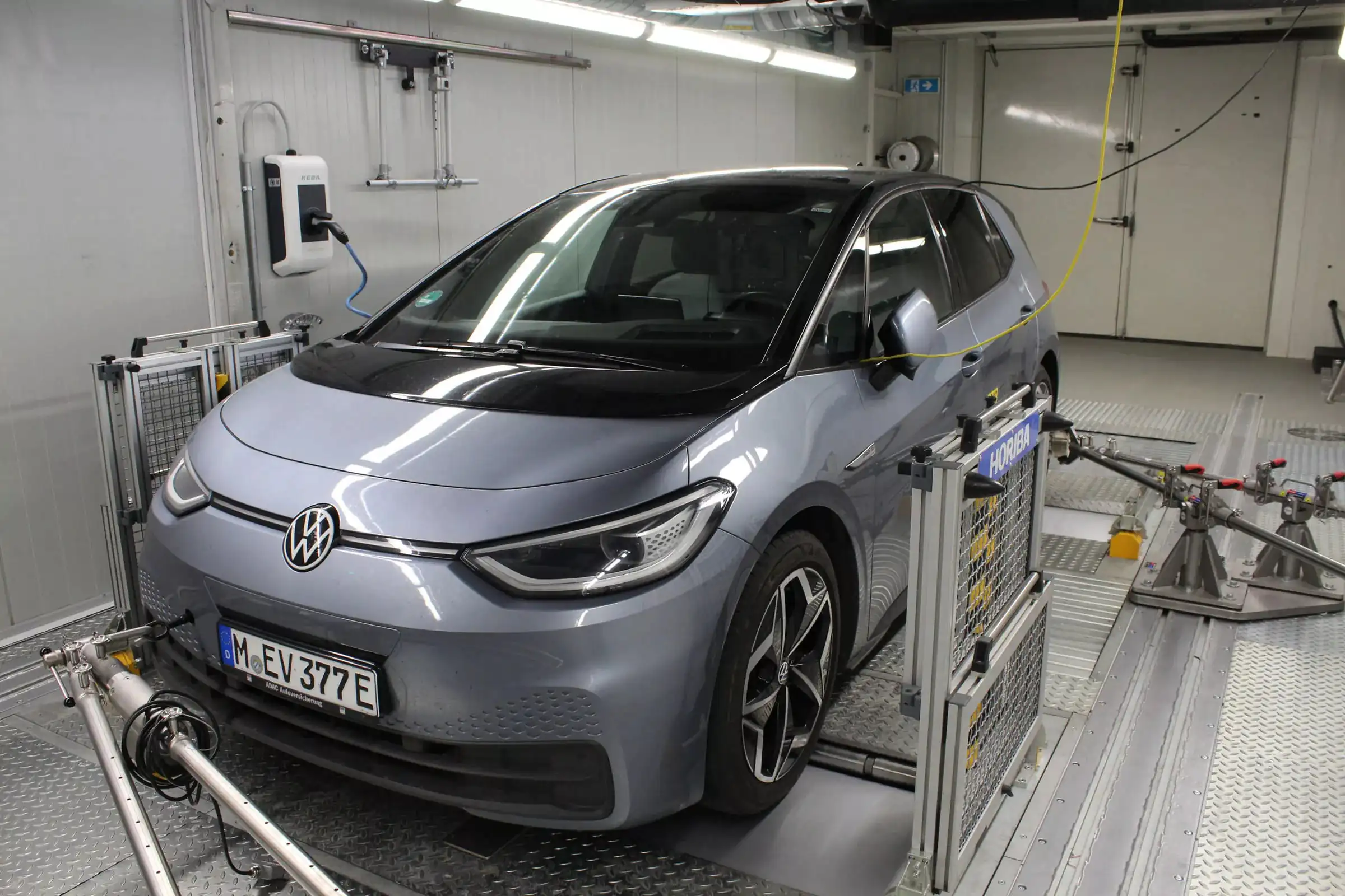 Експерти ADAC тестували VW ID.3 чотири роки і були вражені результатами — photo 49307