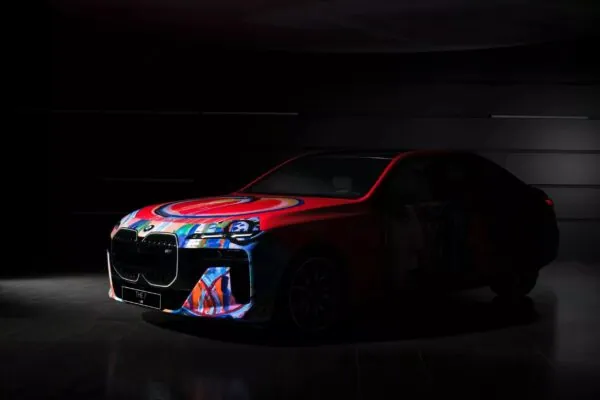До 50-річчя арт-проєкту BMW Art Cars з електроседану i7 зробили витвір мистецтва — photo 53921