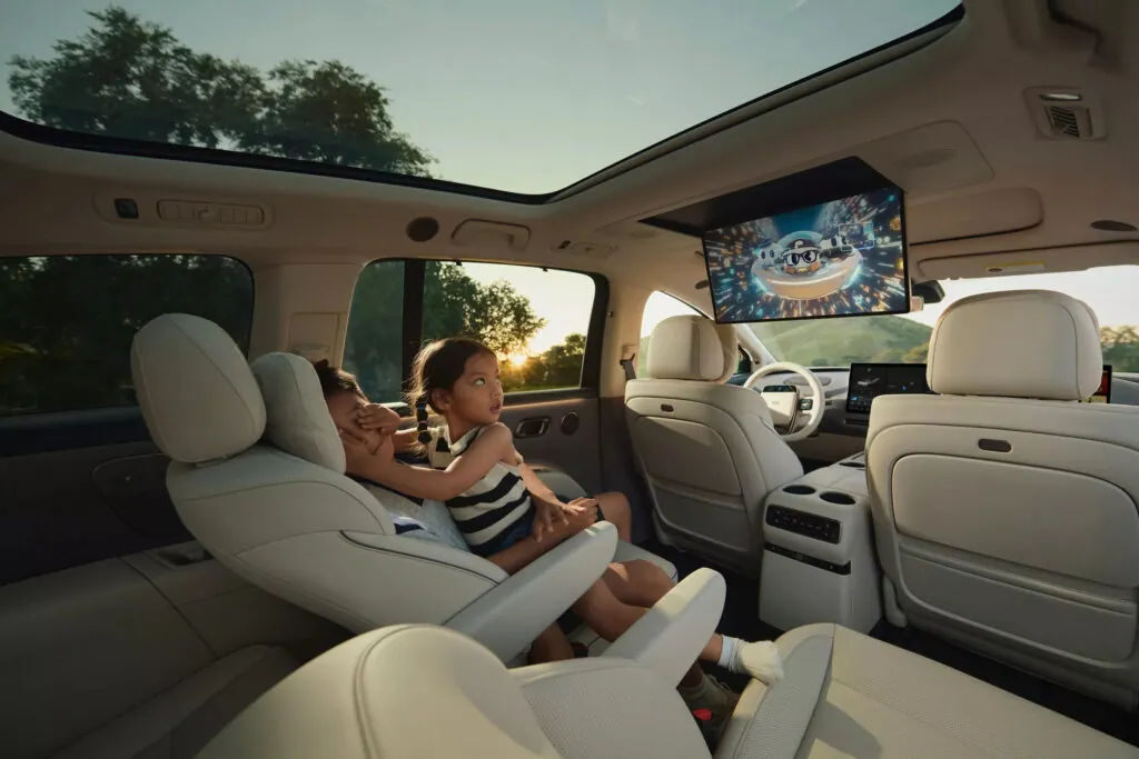 Li Auto представив електричний шестимісний кросовер i8 — photo 4