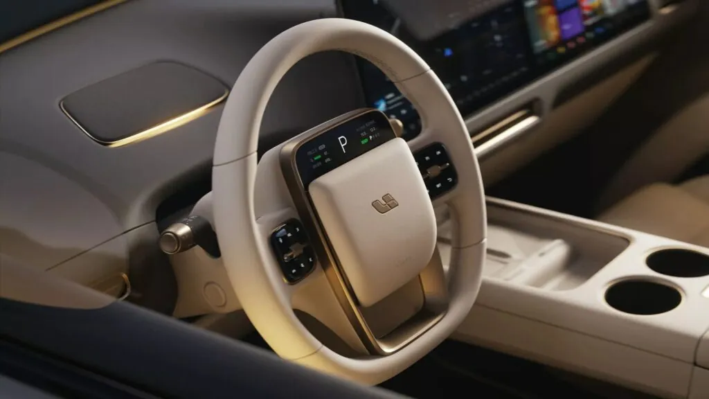 Li Auto представив електричний шестимісний кросовер i8 — photo 3