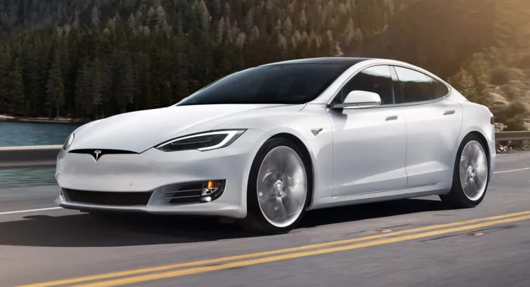 Суд визнав Tesla частково винною у смертельній аварії та зобов’язав виплатити $329 млн — photo 56234