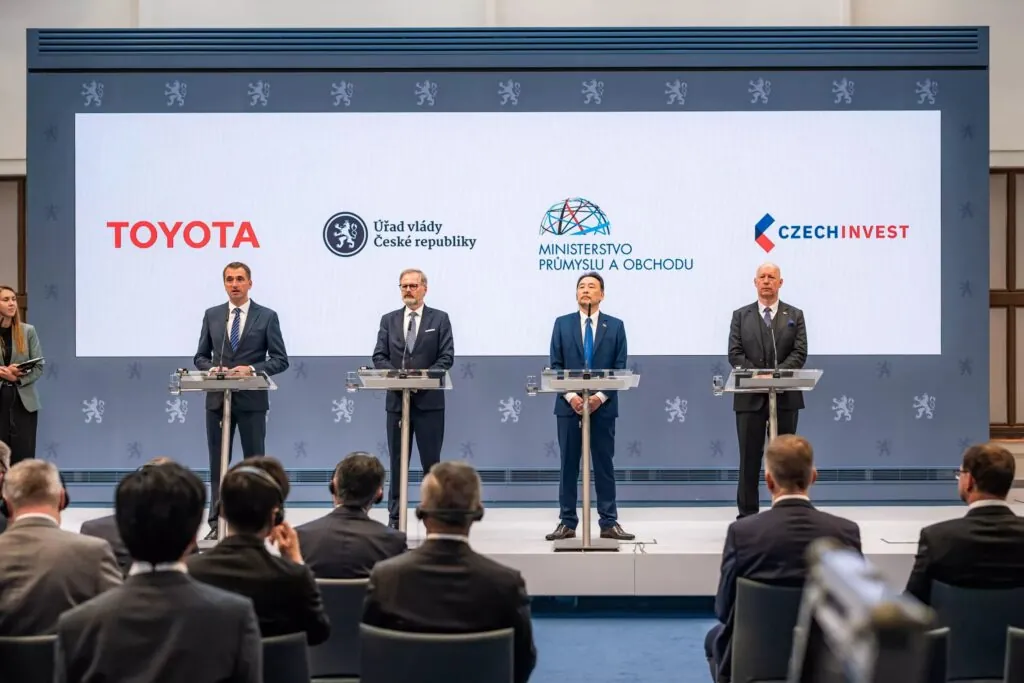 Toyota инвестирует 680 млн евро в производство первого электромобиля в Европе — photo 3