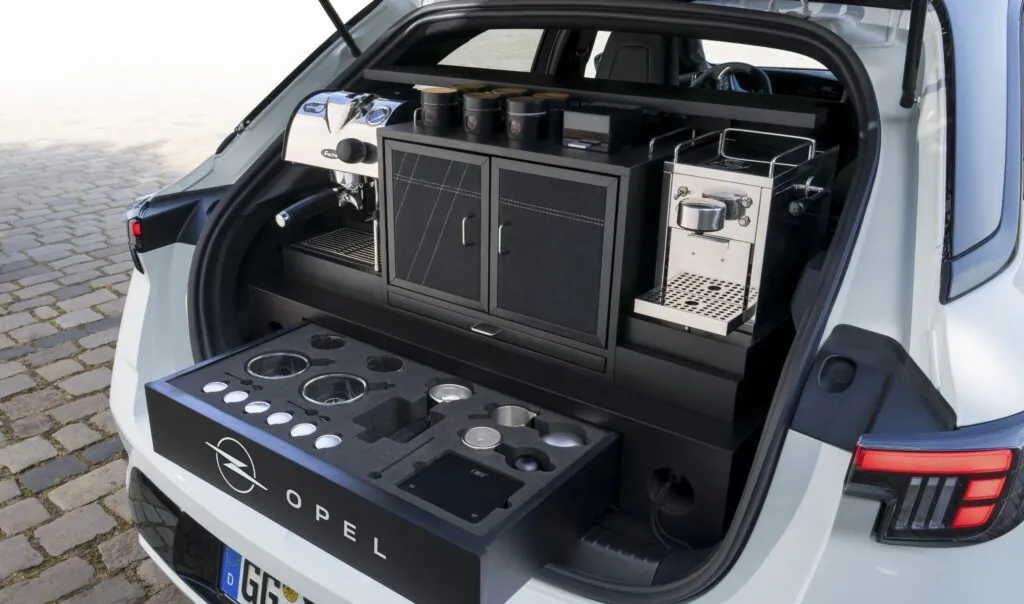 Opel показал идеальный электромобиль для кофеманов — photo 3