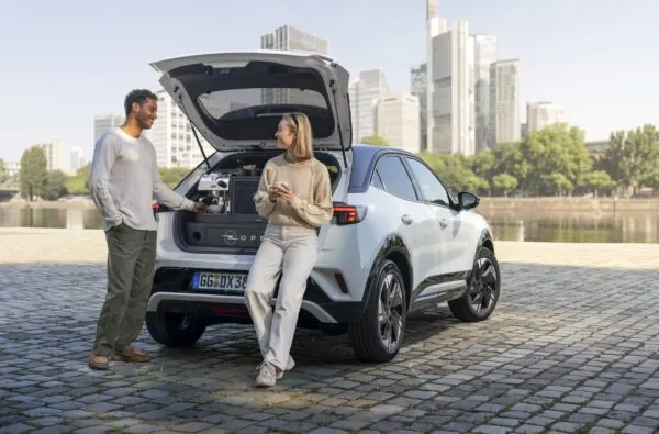 Opel показал идеальный электромобиль для кофеманов — photo 57189