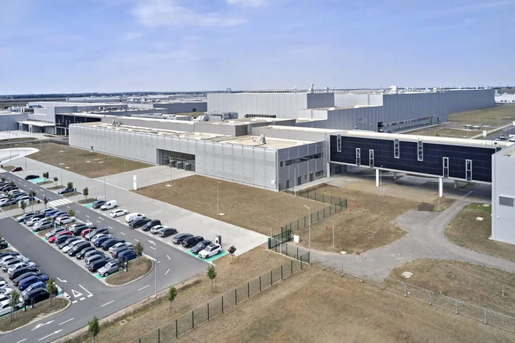 Завод BMW Group розпочне серійне виробництво BMW iX3 наприкінці жовтня — photo 2