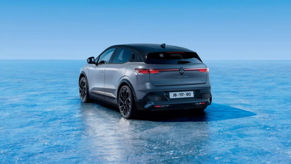 Renault готовит более спортивную версию электрического Megane E-Tech — photo 4
