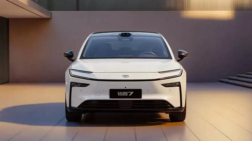 Toyota bZ7 – новый электрический флагман, но только для Китая — photo 4